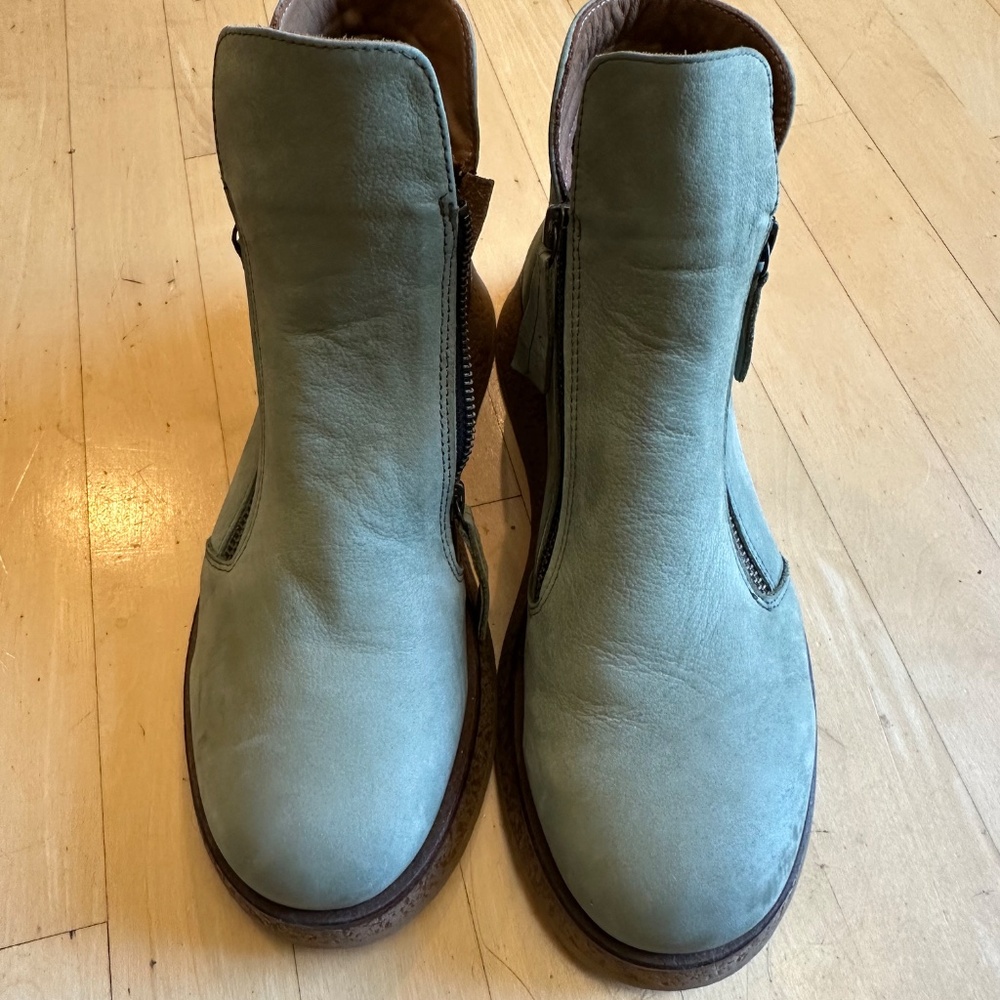 Bueno Phoenix Olive suede bootie, 10.5/41 , PG1463 - Picture 7 of 11